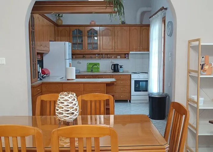 Tria Liodendra Corfu-sun Apartament Petrití