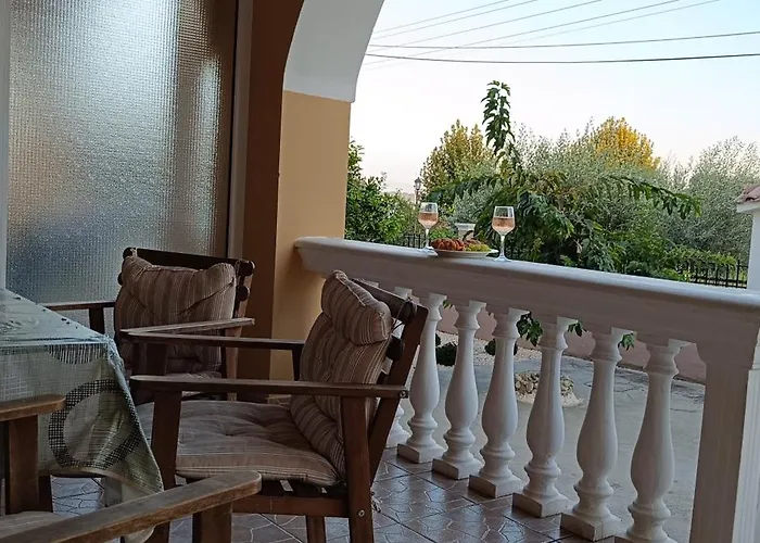 Tria Liodendra Corfu-sun * Petrití