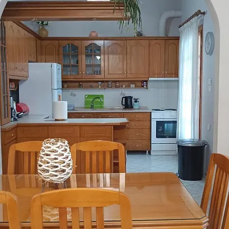 Tria Liodendra Corfu-sun Lägenhet Petrití