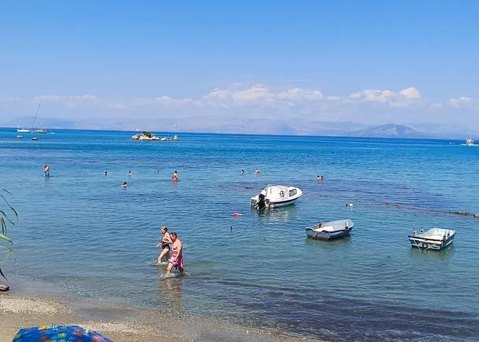 Tria Liodendra Corfu-sun * Petrití