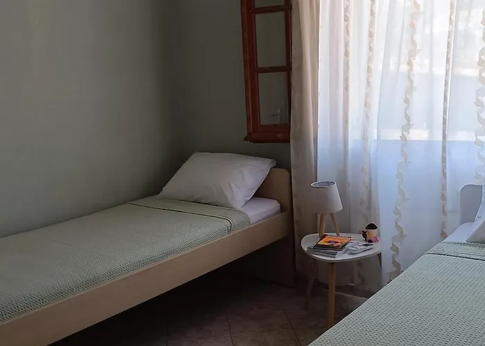 Tria Liodendra Corfu-sun 公寓