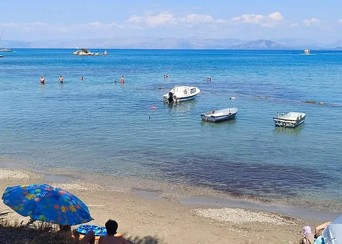 Tria Liodendra Corfu-sun 公寓 Petrití