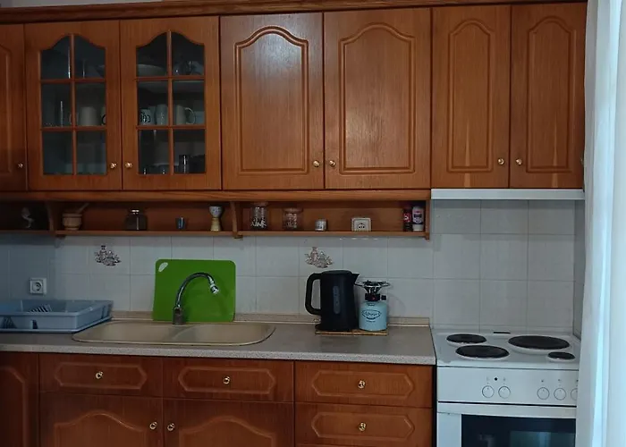 Tria Liodendra Corfu-sun Petrití