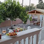 Tria Liodendra Corfu-sun Apartamento Petrití