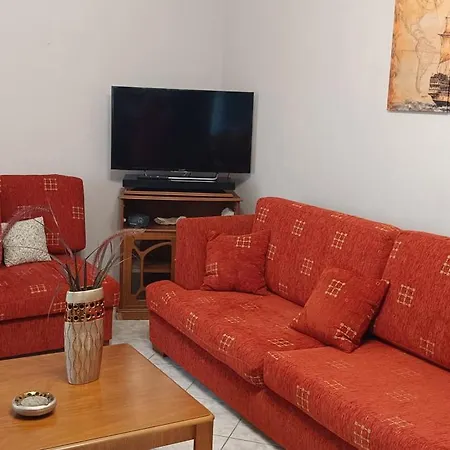 Tria Liodendra Corfu-sun Petrití