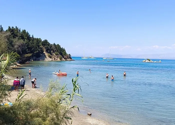 Tria Liodendra Corfu-sun Apartman Petrití
